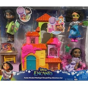 Encanto Petite Madrigal Family Adventure - NEW!